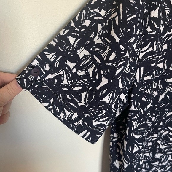 Koret Navy Blue White Floral  Print  Button Up V Neck Size M - Picture 7 of 10